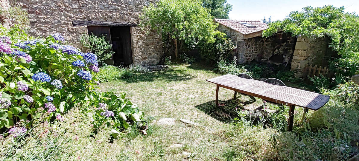 Maison à BOZAS
