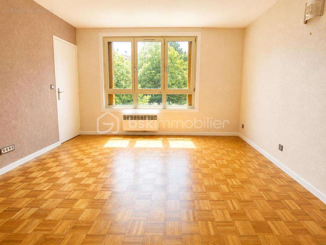 F2 lumineux 45m² avec cave - Idéal premier achat ou investissement - Drancy - photo 3