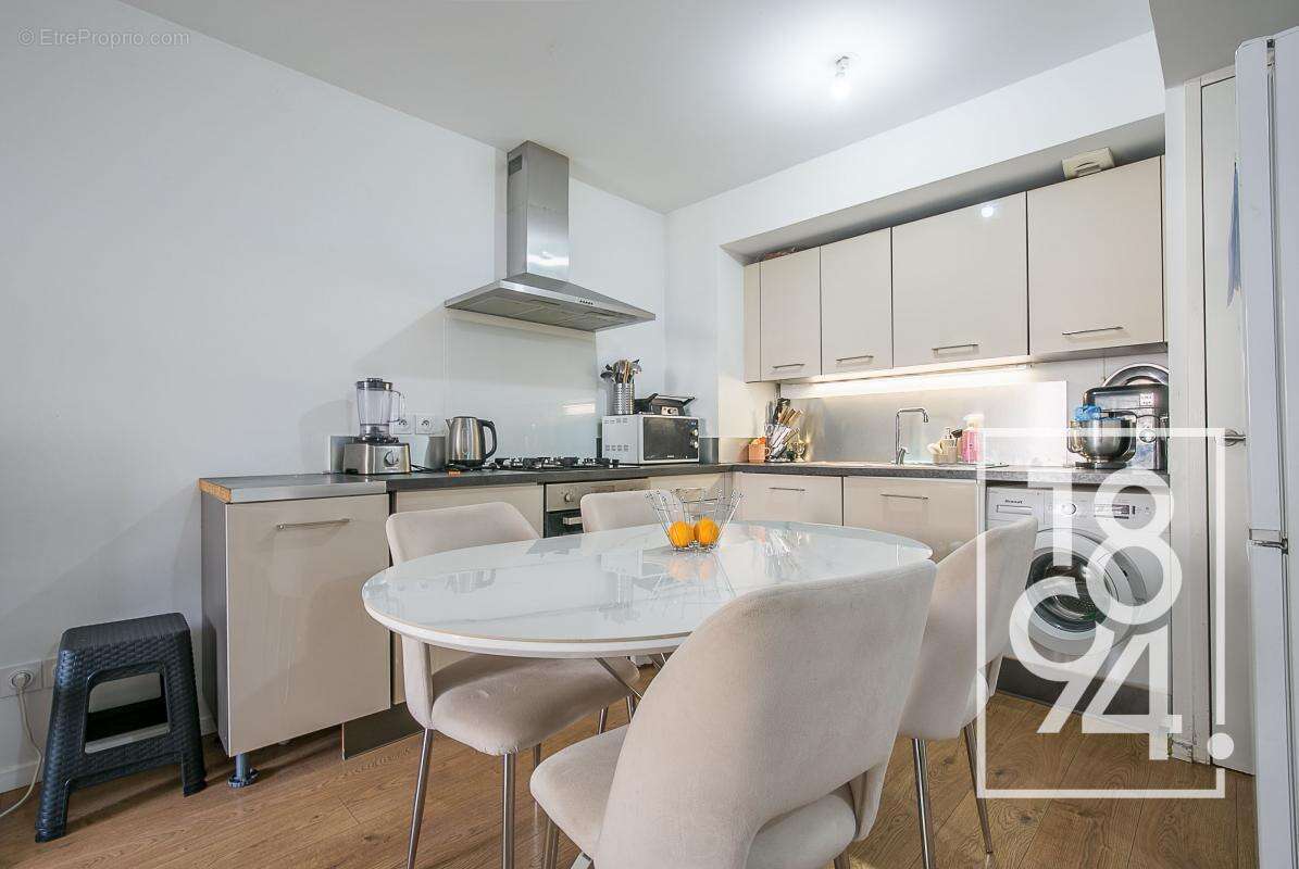 Appartement à MARSEILLE-2E