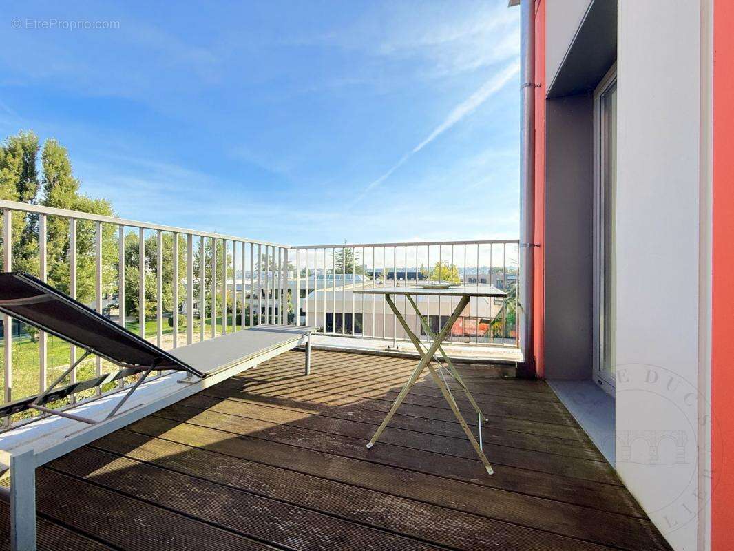 Commerce à FRANCHEVILLE