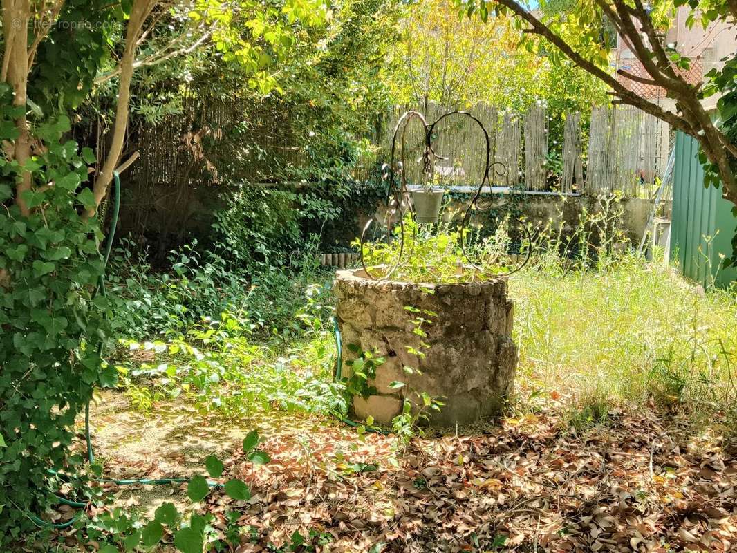 Maison à LE PUY-SAINTE-REPARADE