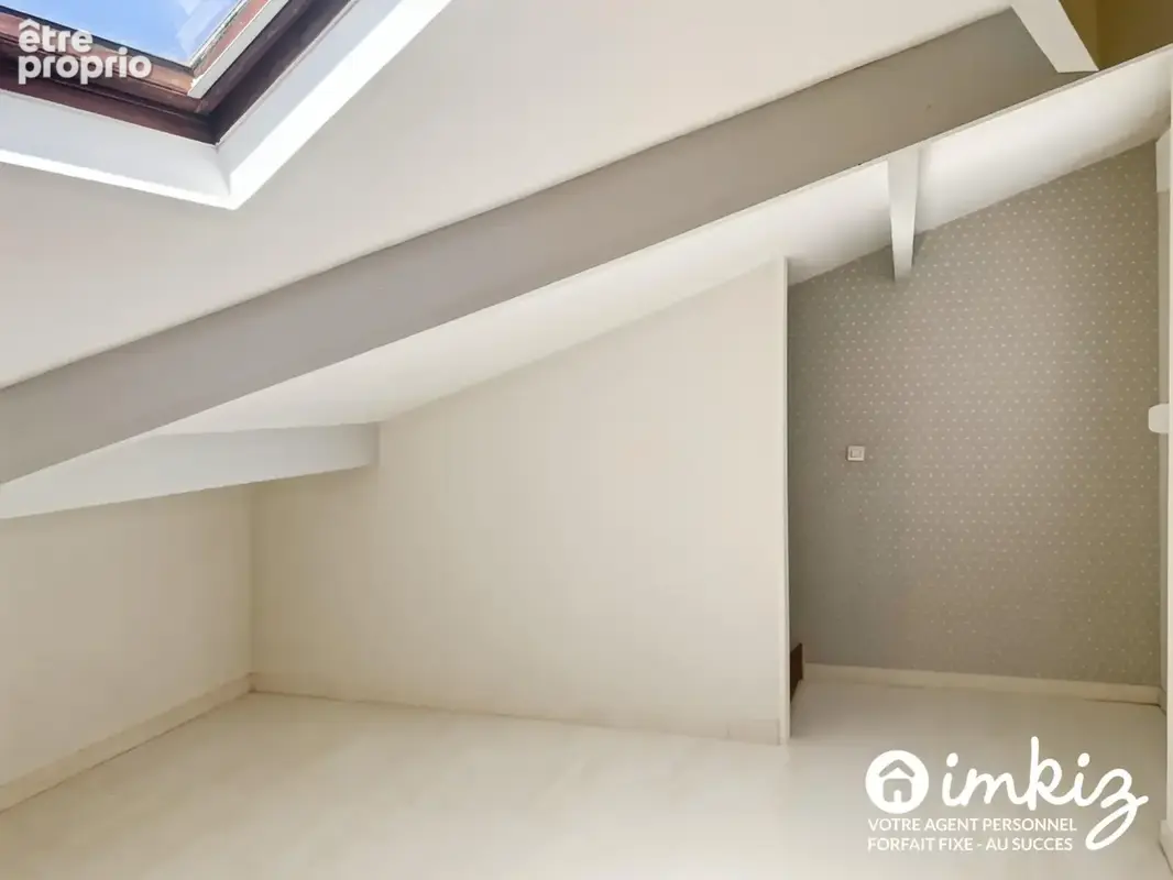 Duplex 2 pièces avec balcon, cave et parking - photo 13