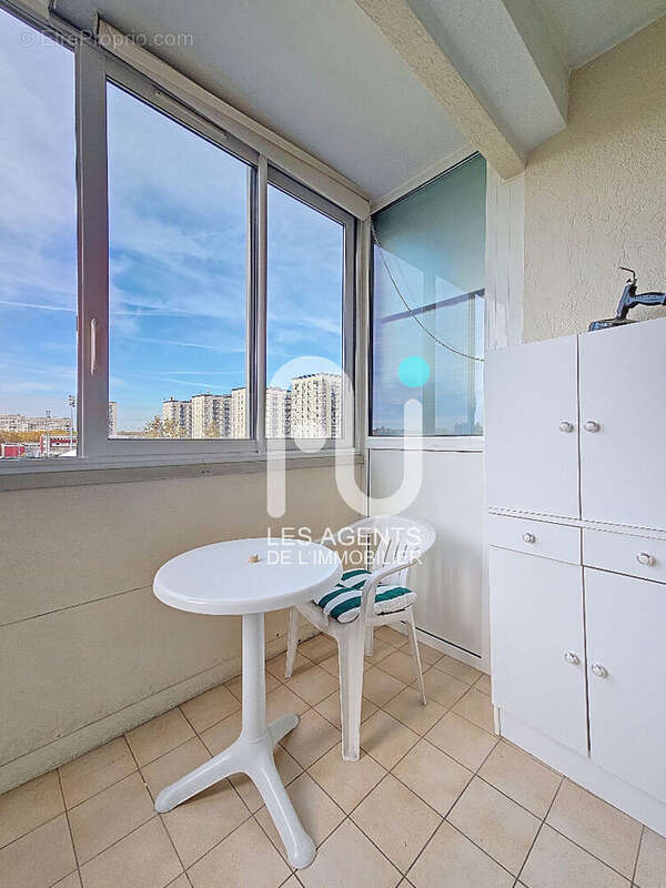 Appartement à VILLENEUVE-LA-GARENNE