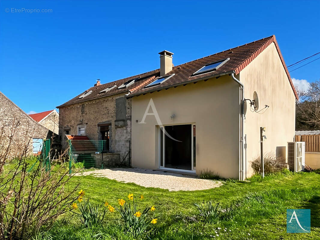 Maison à GUILLERVAL