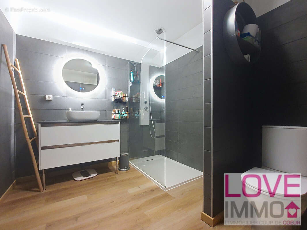 Appartement à LA BATIE-DIVISIN