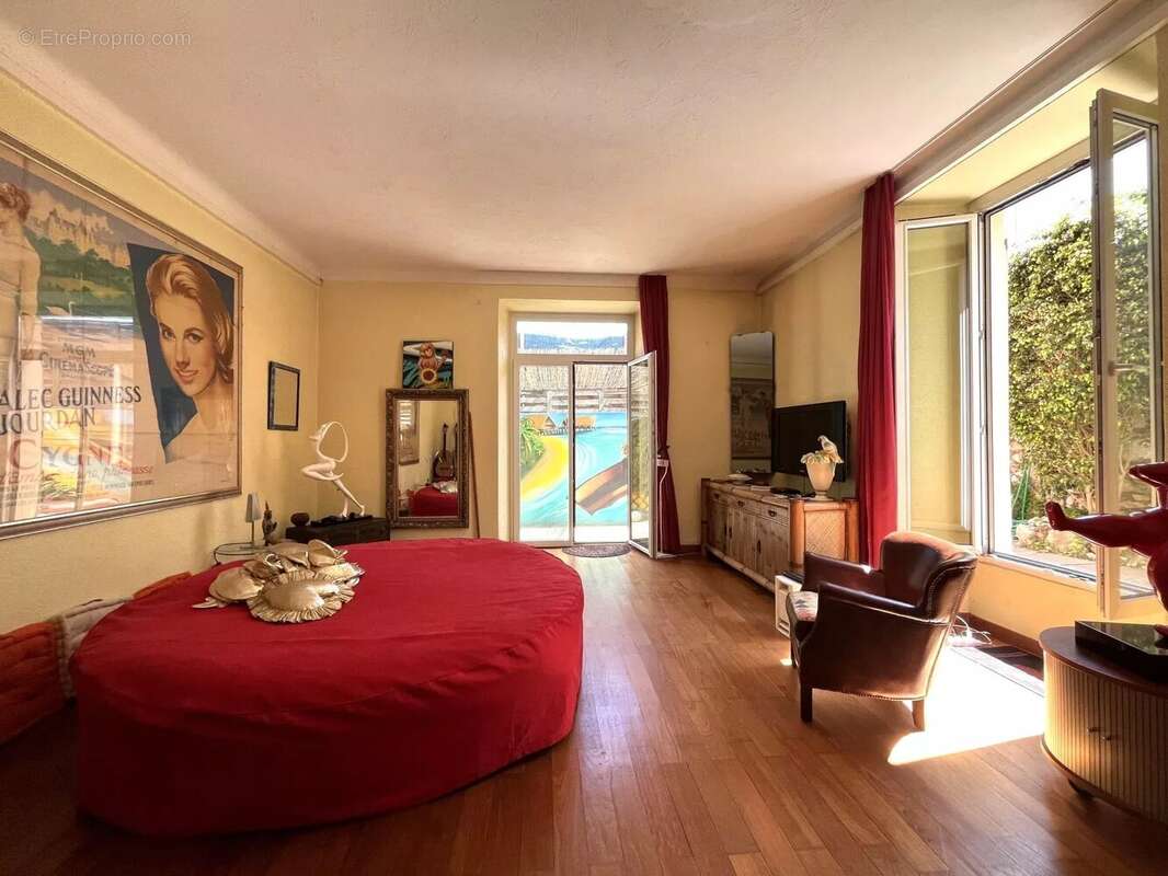 Appartement à EZE