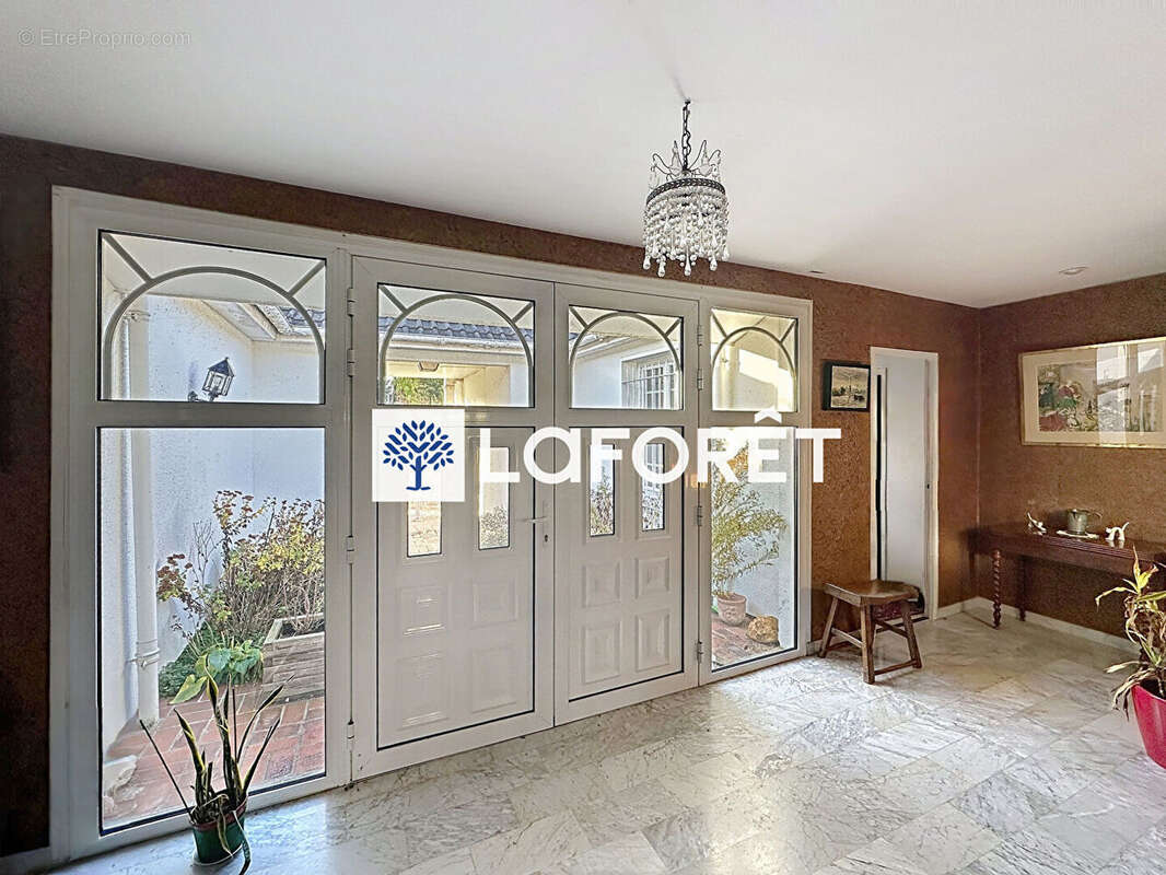 Maison à SAINT-NOM-LA-BRETECHE