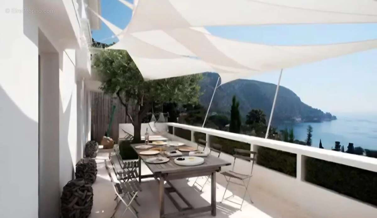 Maison à EZE