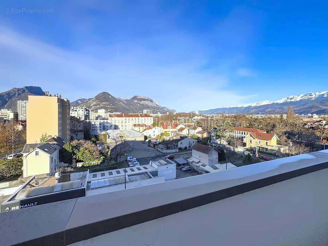 Grenoble – 143 rue des alliés – grand t3 90 m² – vues panoramiques – 2 terrasses - photo 3
