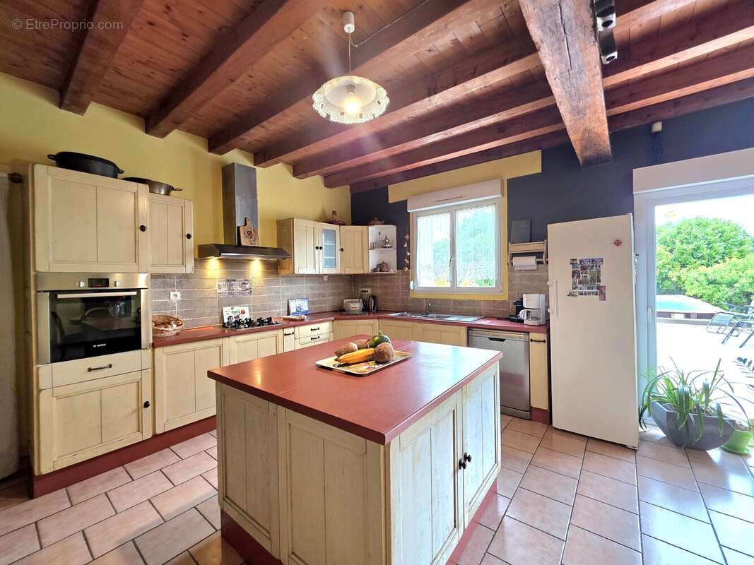 Le Vieux Chai– Spacieuse maison en pierre avec grange rénovée et vue panoramique - photo 3