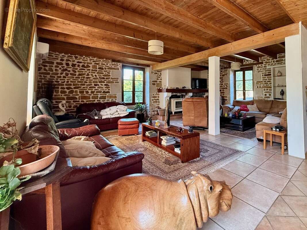 Maison à LE BOUCHAGE