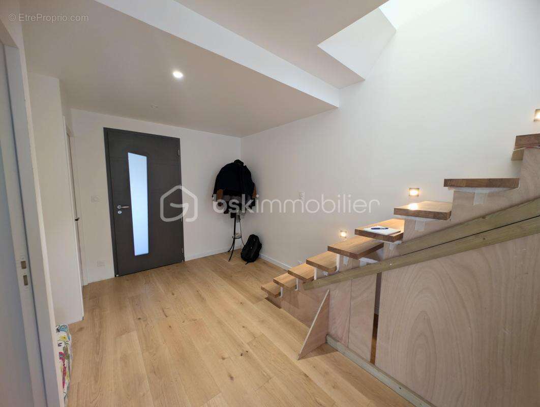 Maison à LA CHAPELLE-BASSE-MER