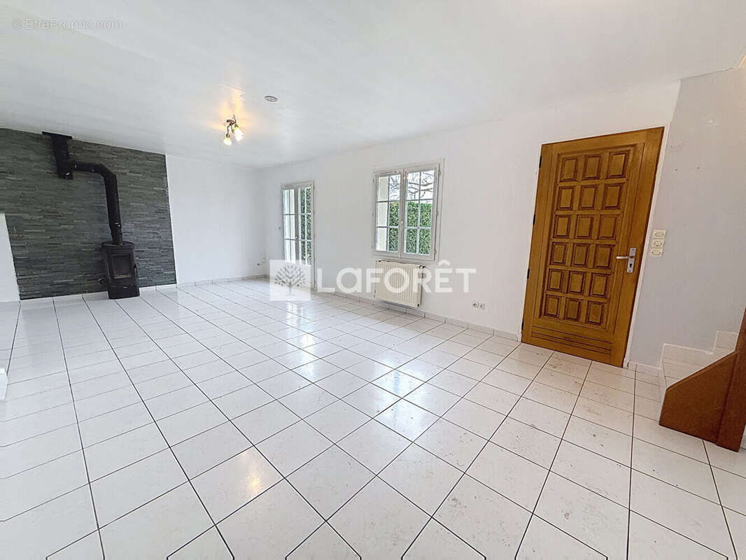 Maison à CANDE-SUR-BEUVRON