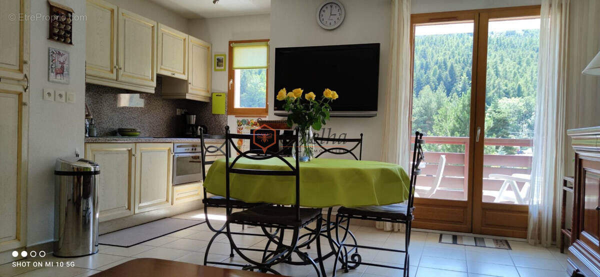 Appartement à LAYE