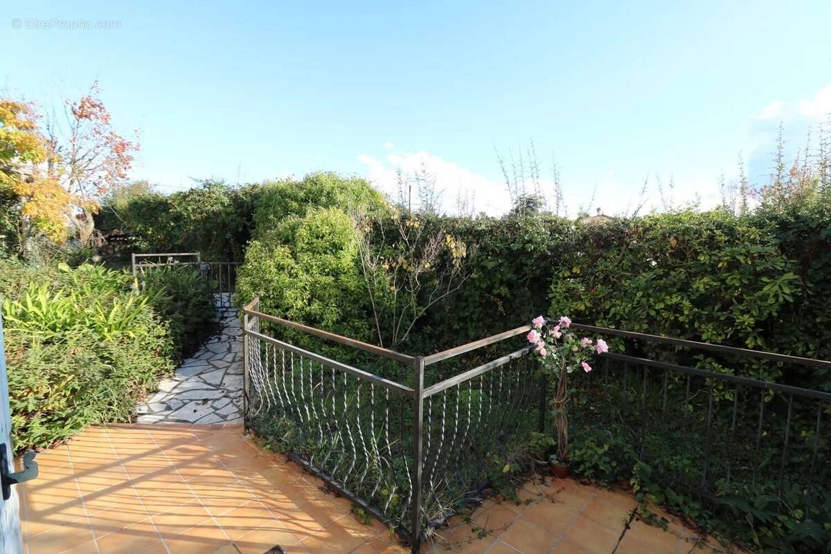 Maison à BERRE-LES-ALPES