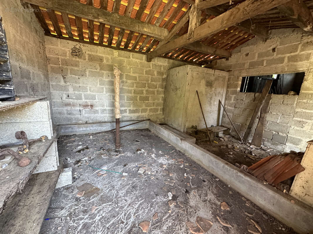 Maison à LA ROCHE-CHALAIS