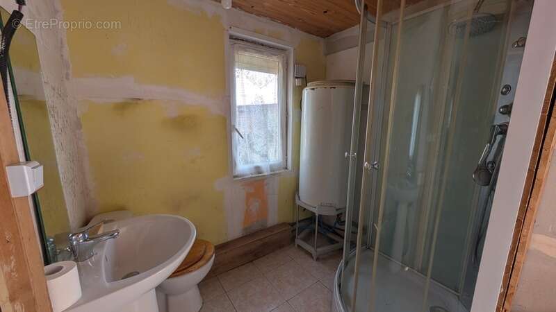 Maison à PACY-SUR-ARMANCON