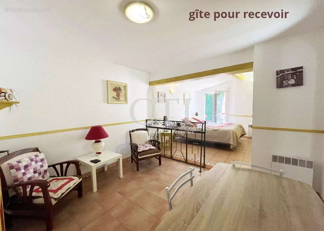 Maison à VAISON-LA-ROMAINE