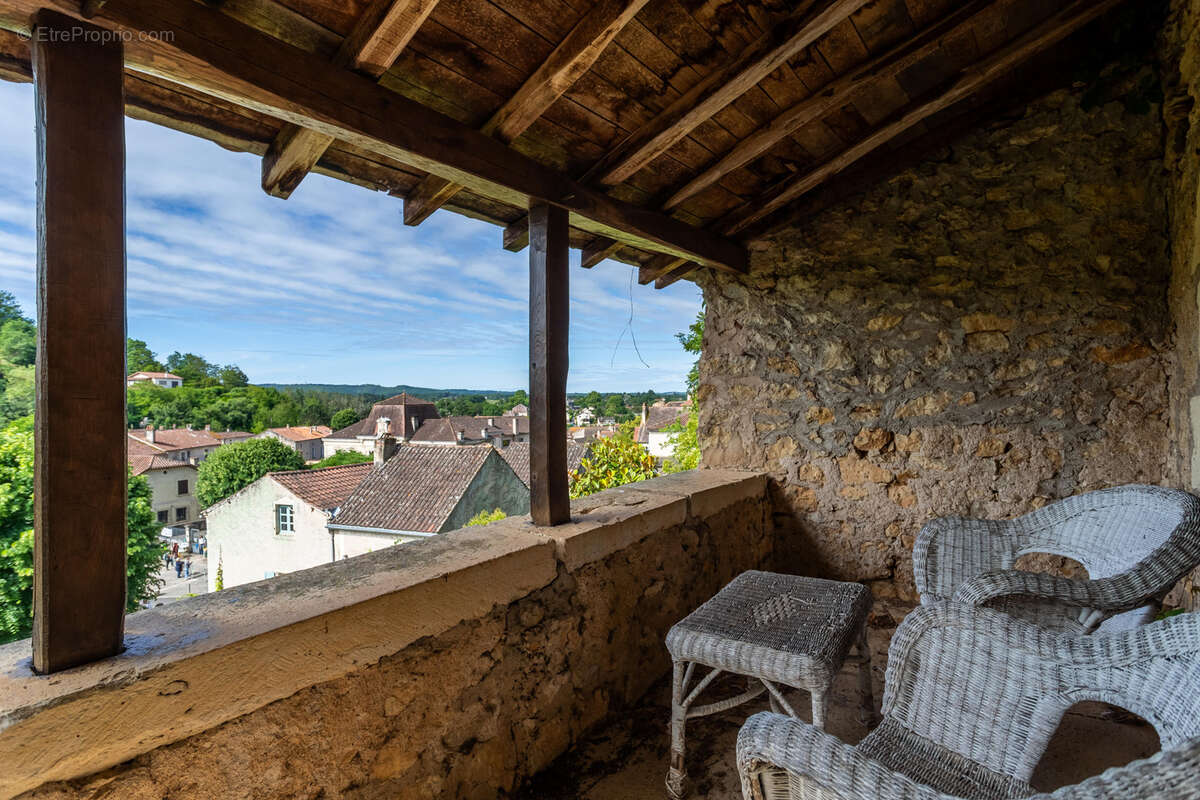 Maison à PUY-L'EVEQUE