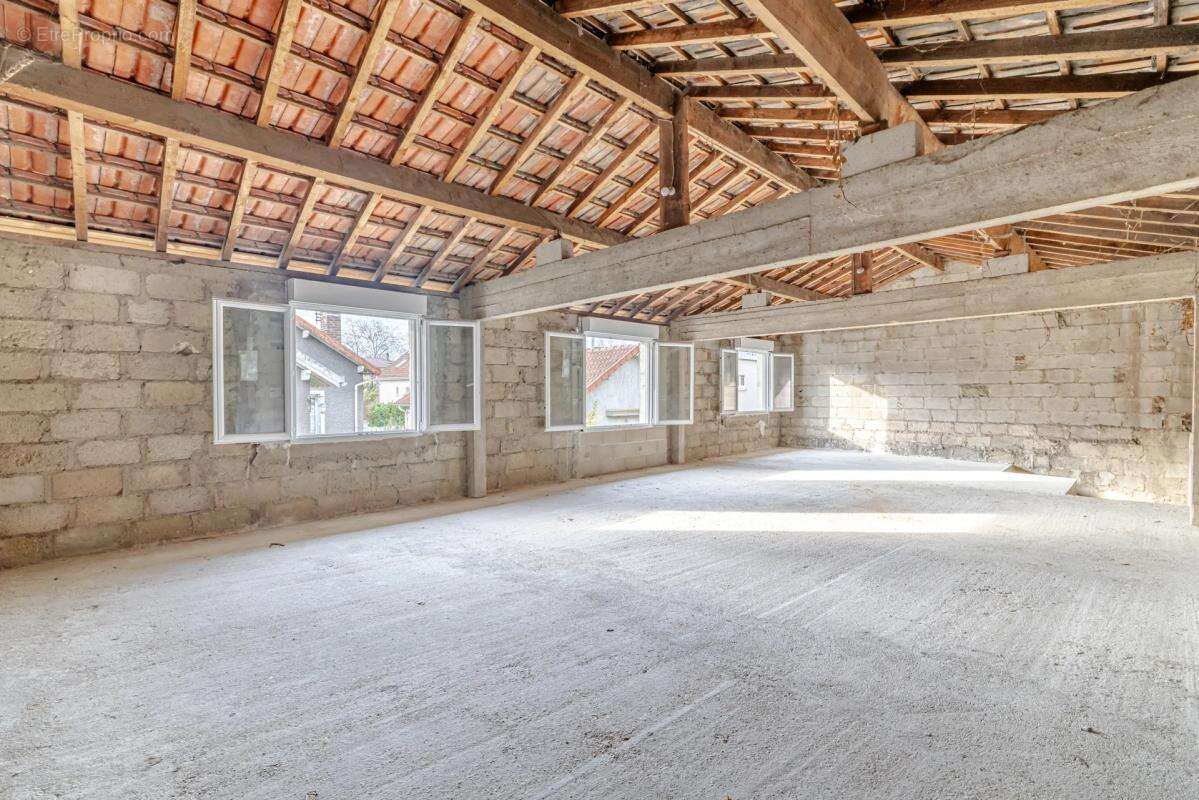 Maison à VIRY-CHATILLON