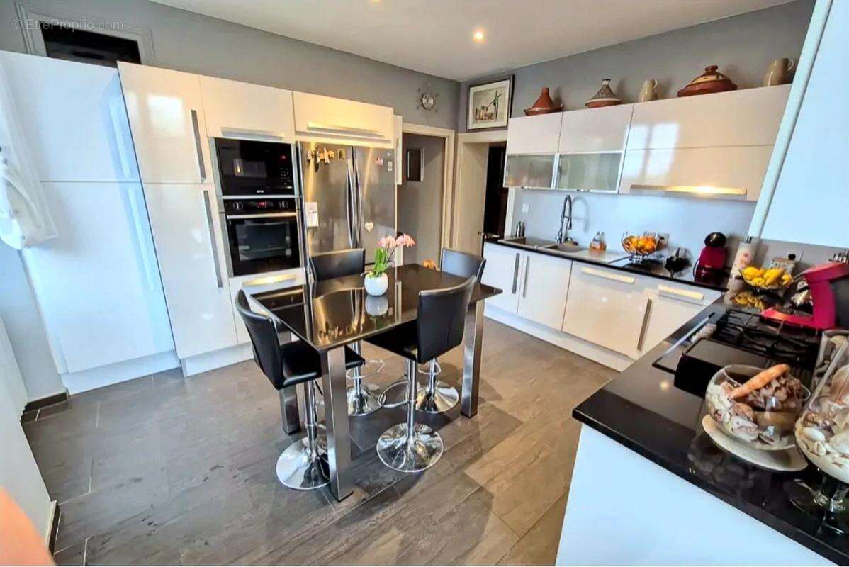 Maison à MONTGIVRAY