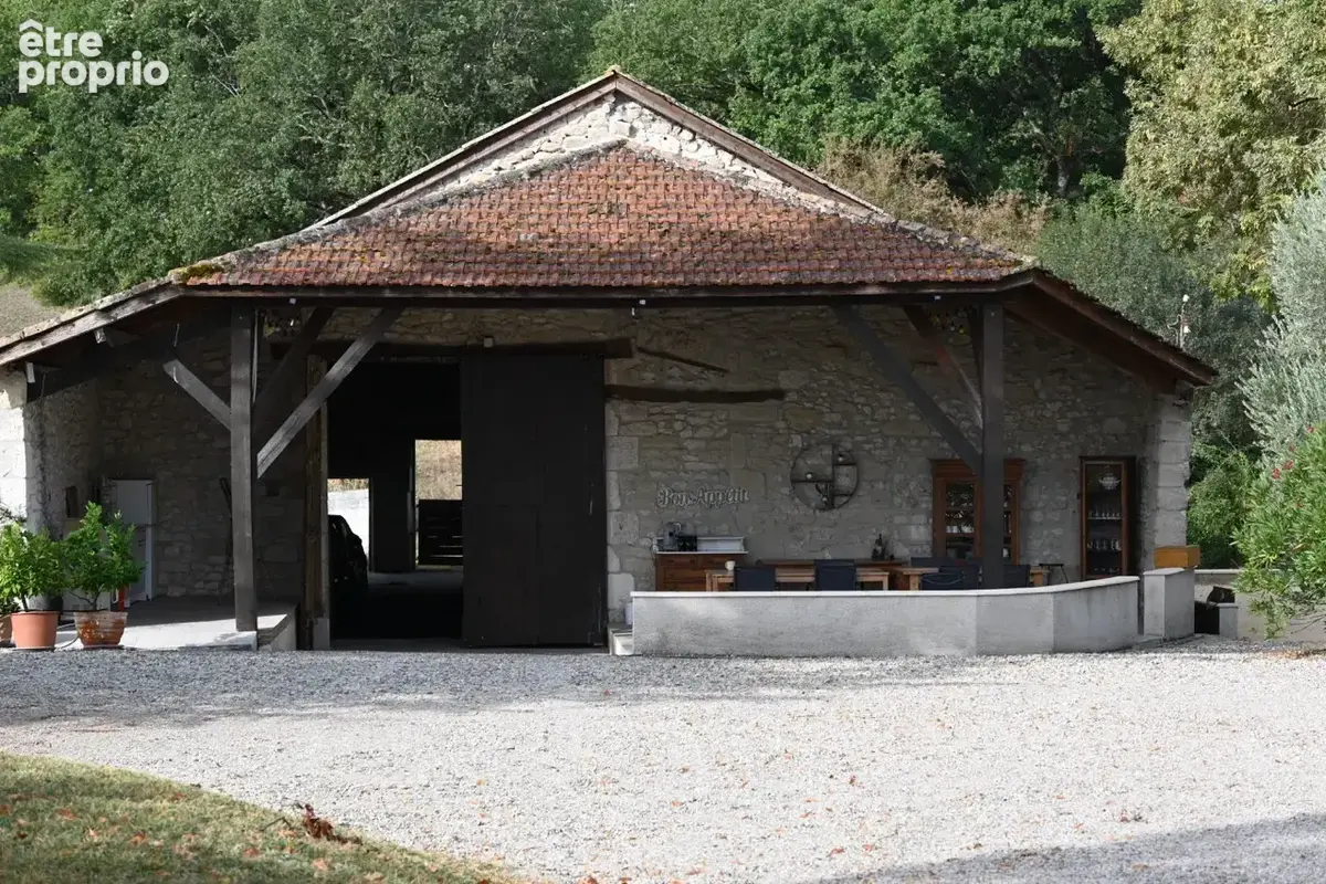 Magnifique domaine avec gîte piscine dans une belle campagne - photo 12