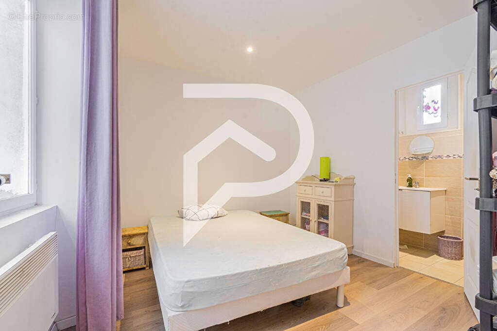 Appartement à MARSEILLE-6E