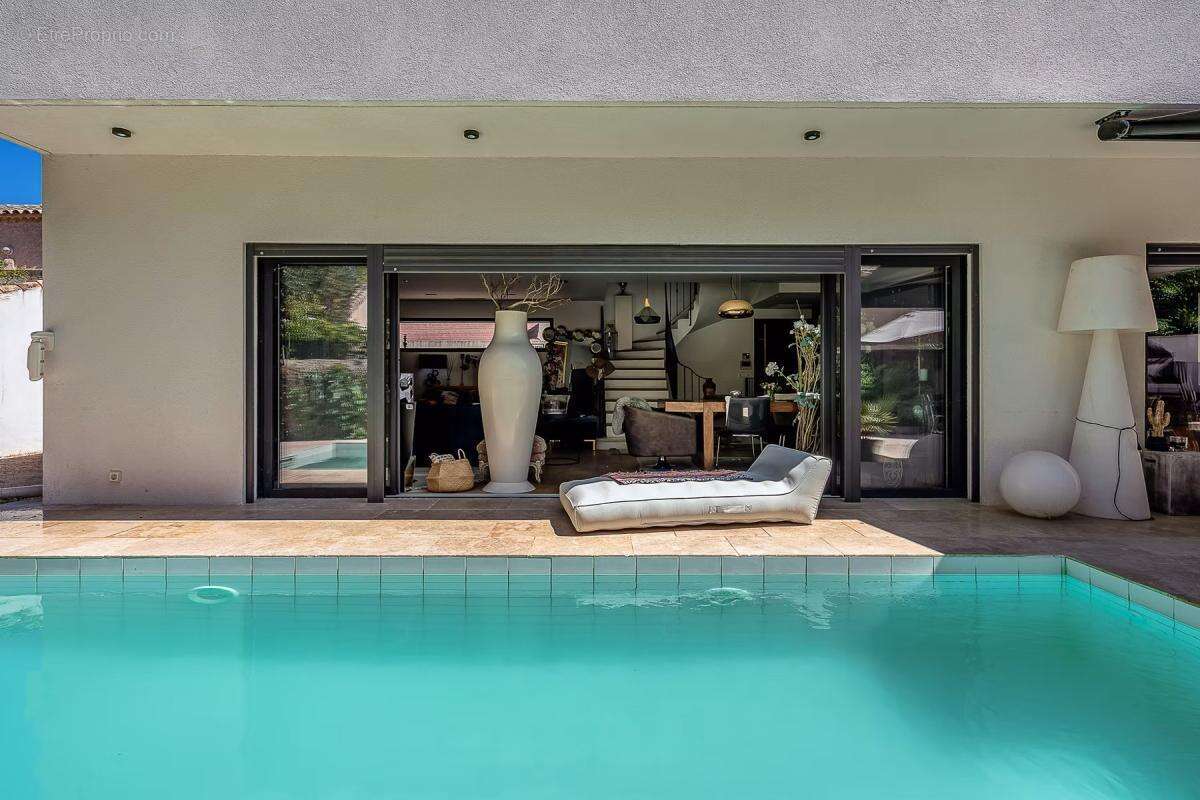 Villa contemporaine avec piscine - photo 2