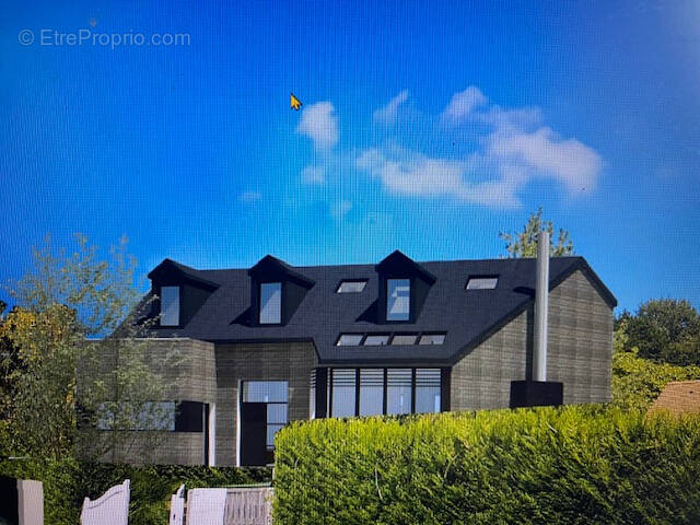 Terrain à SAINT-NOM-LA-BRETECHE