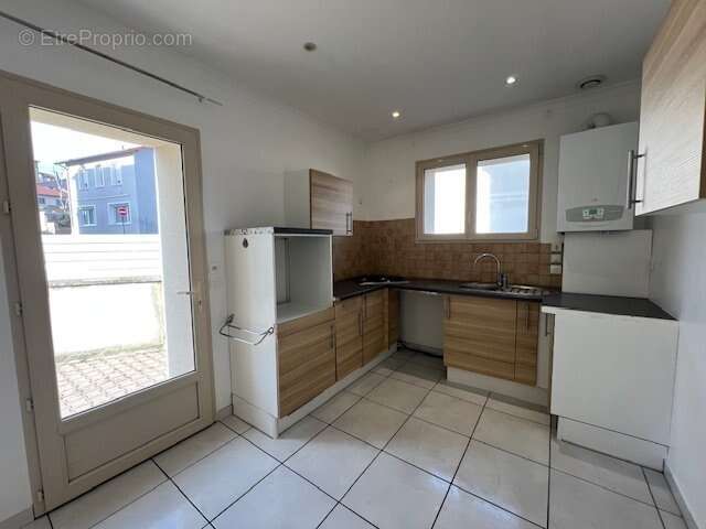 Appartement à ROCHE-LA-MOLIERE