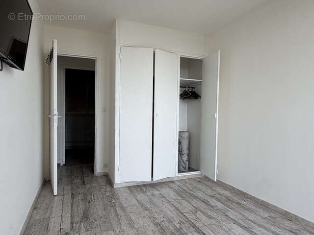 F3 de 58 m2 au 2ᵉ étage   Cuisine ouverte US semi-équipée   2 chambres - photo 7