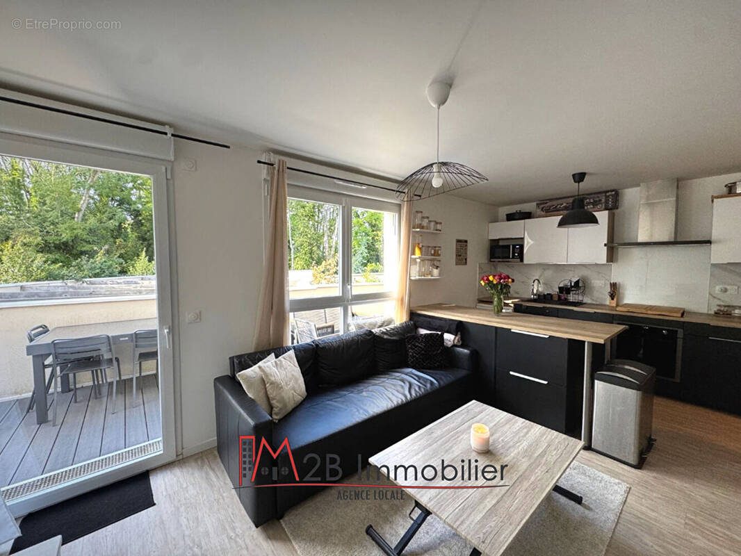 Appartement à SAINT-THIBAULT-DES-VIGNES