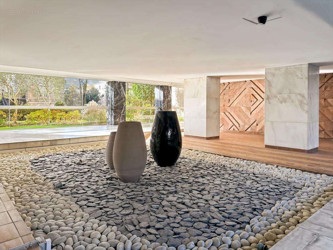 Appartement à NEUILLY-SUR-SEINE