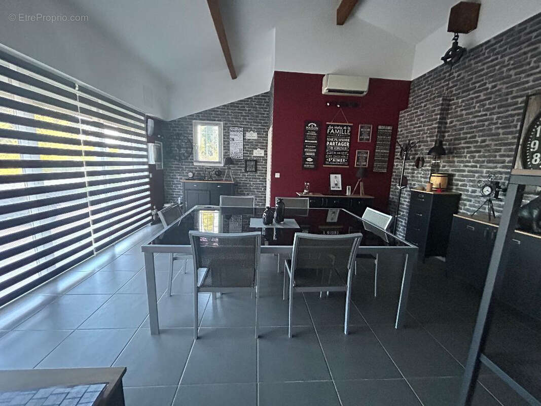 Maison à FLASSANS-SUR-ISSOLE