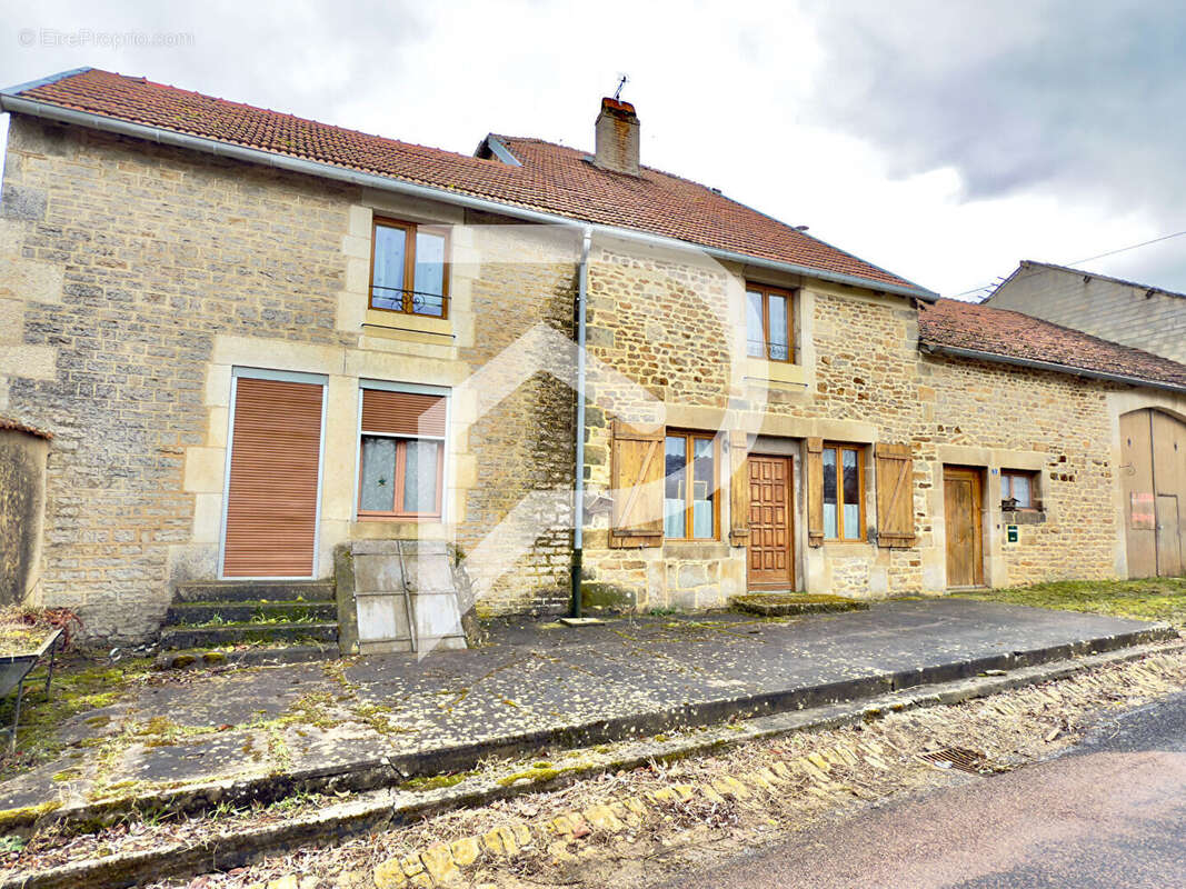 Maison à LAVILLENEUVE