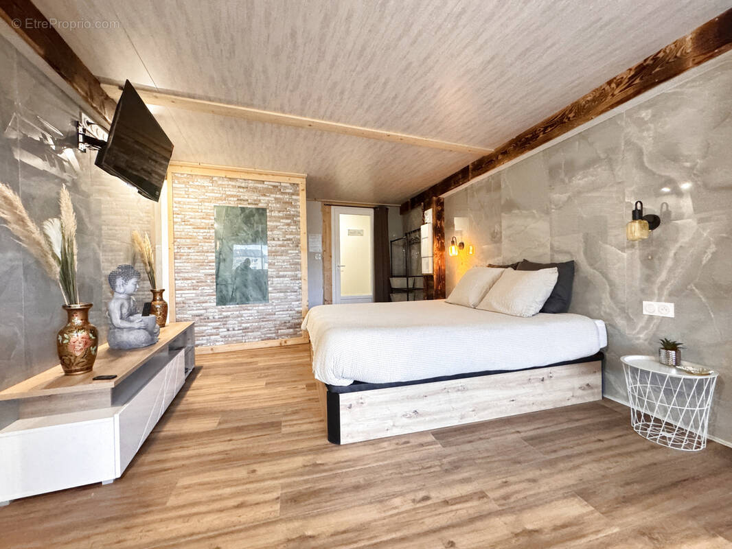 Appartement à LARAGNE-MONTEGLIN