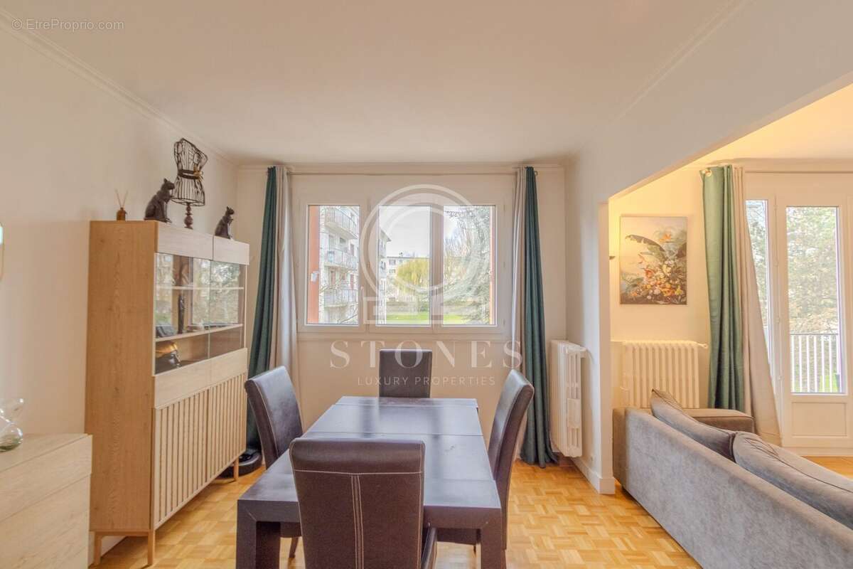 Appartement à LA CELLE-SAINT-CLOUD