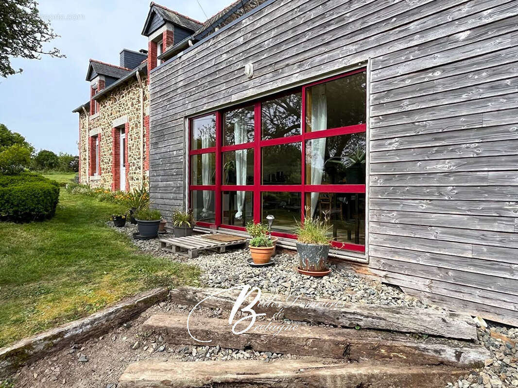 A vendre charmante maison de campagne avec deux habitations entre campagne et littoral - photo 4