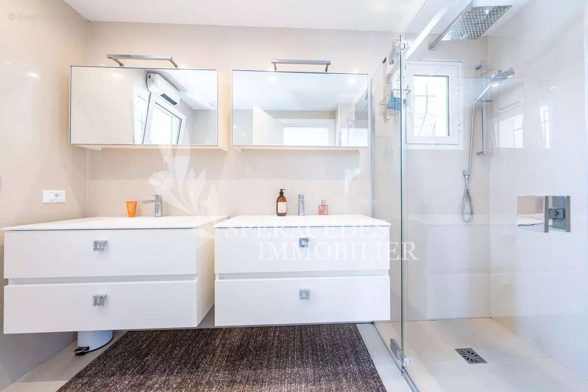 Maison à SPERACEDES