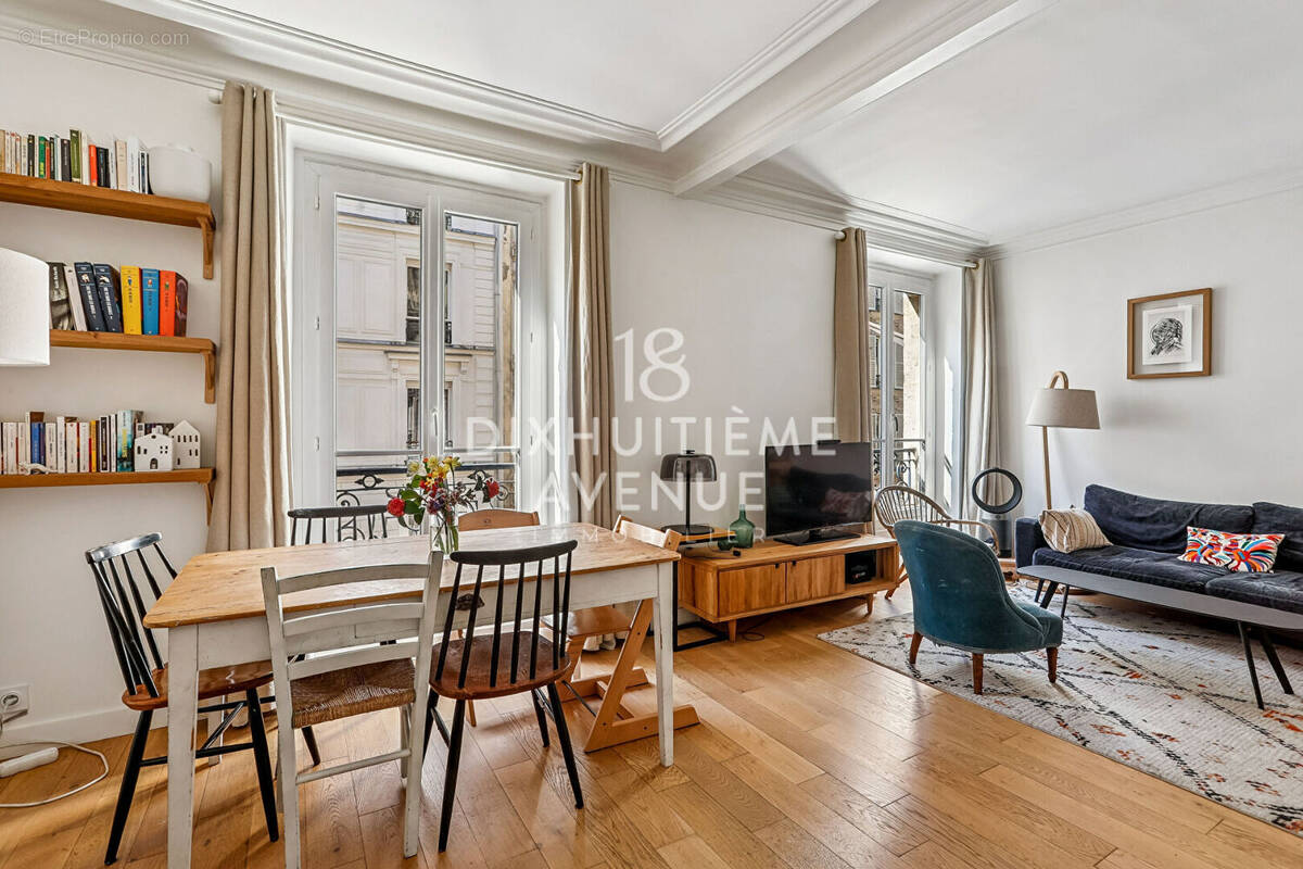 Appartement à PARIS-18E