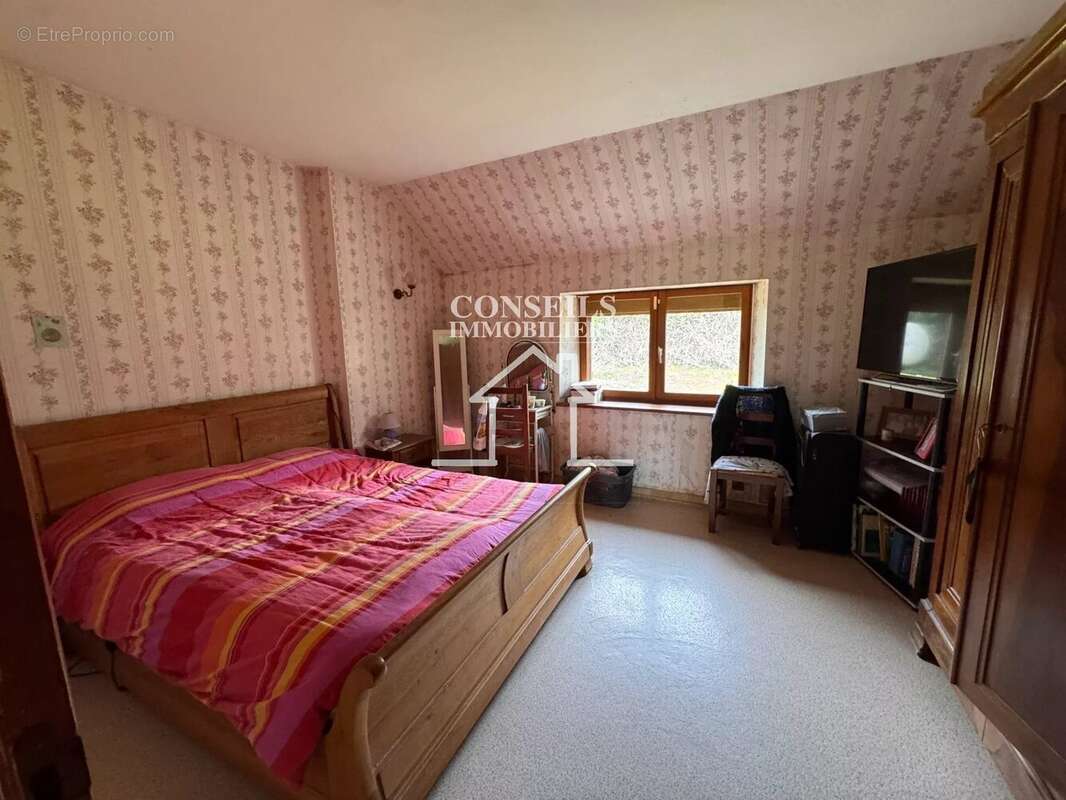 Maison à SAINT-JULIEN-DU-SAULT