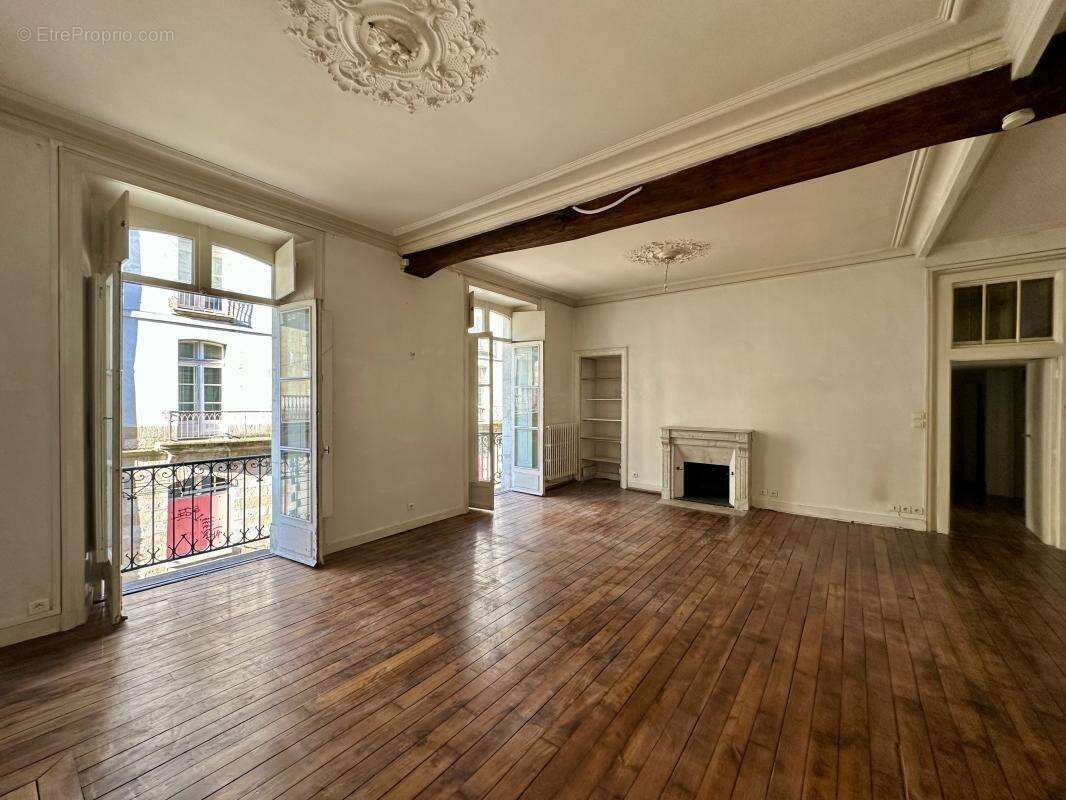Grand appartement hyper centre avec cave et grenier - photo 3