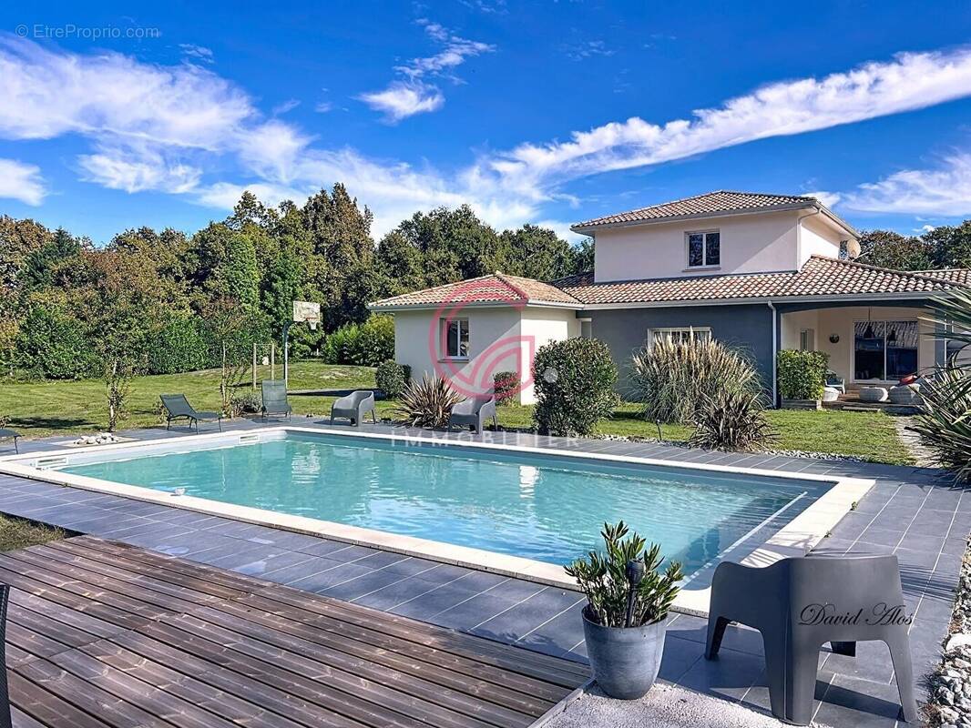 Maison à PARENTIS-EN-BORN