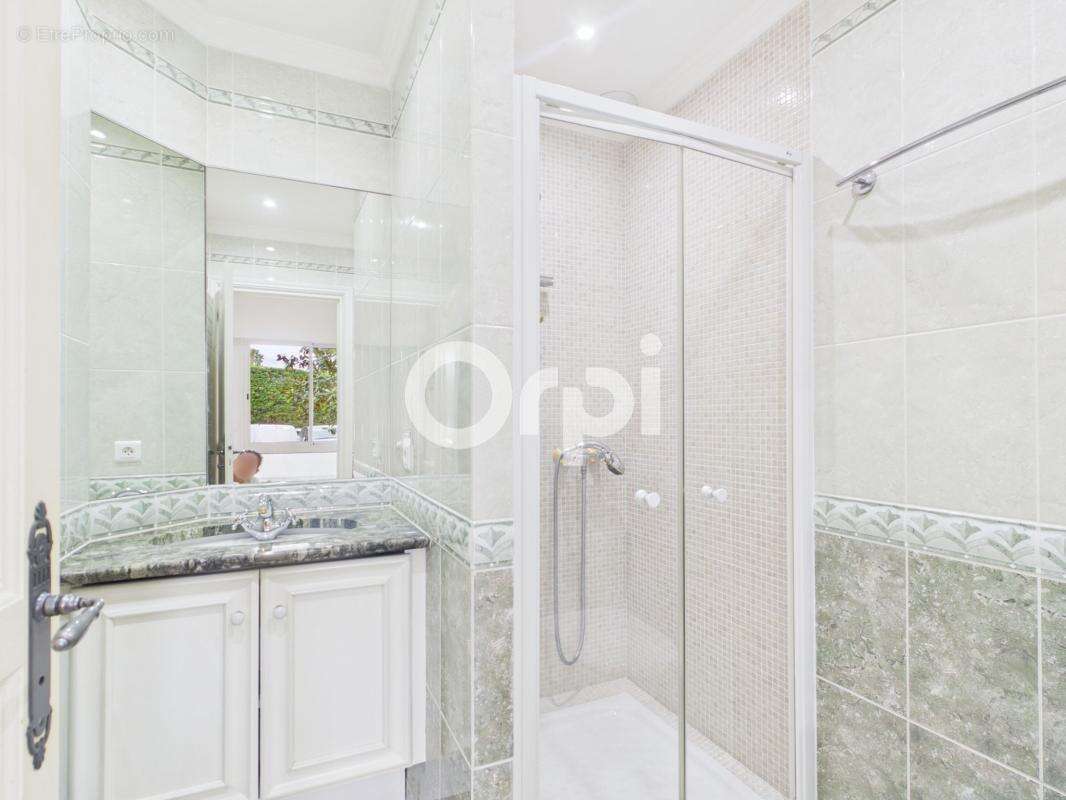 Appartement à MANDELIEU-LA-NAPOULE