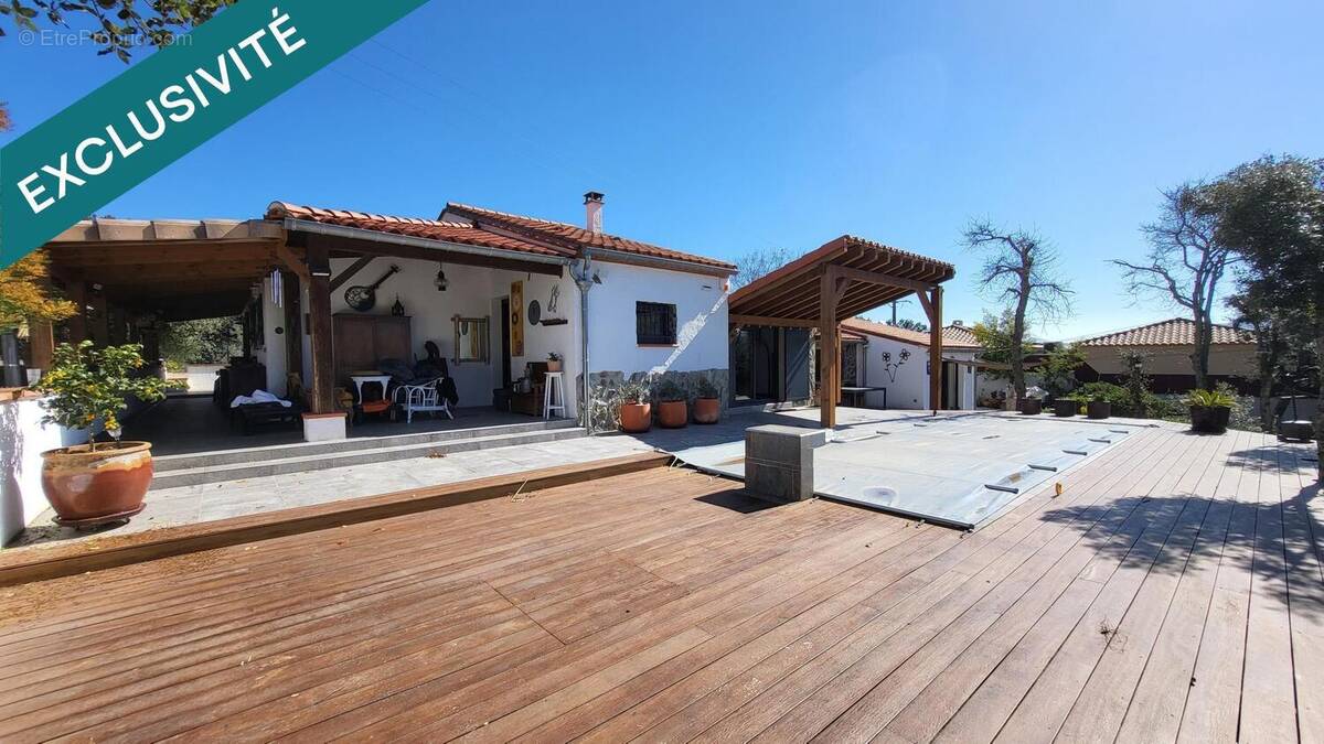 Maison 180 m² à Vives  - photo 1