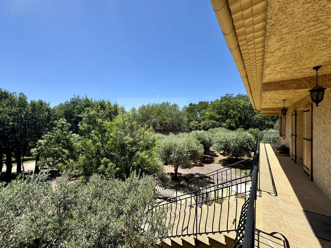 Maison à L&#039;ISLE-SUR-LA-SORGUE