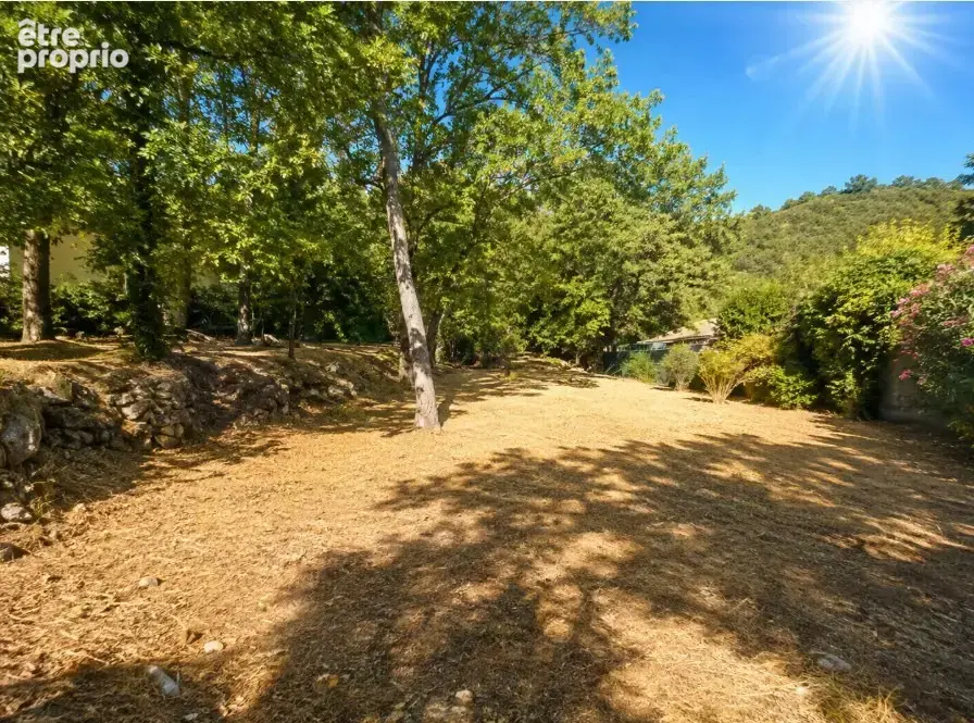 Terrain 1 005 m² à vendre à La Celle (83170) - photo 1