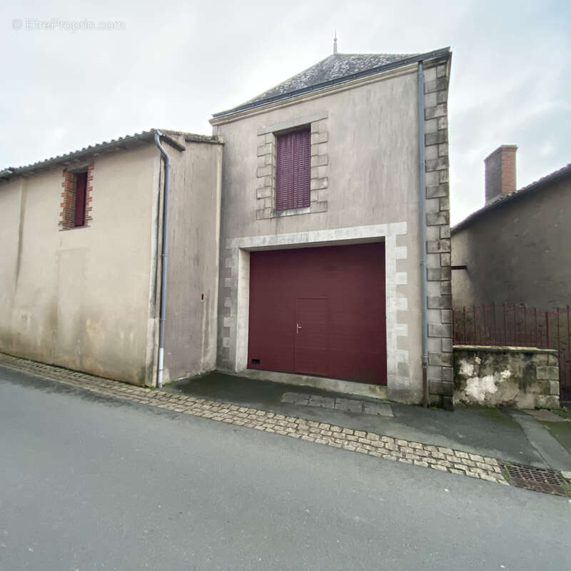 Maison à POUZAUGES