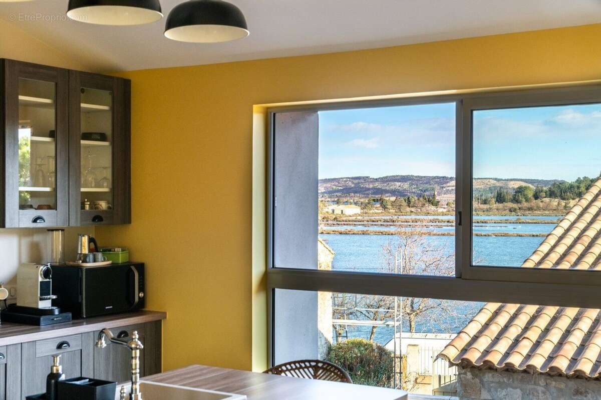 A Peyriac de mer,  maison + appartement, vue étangs. - photo 2