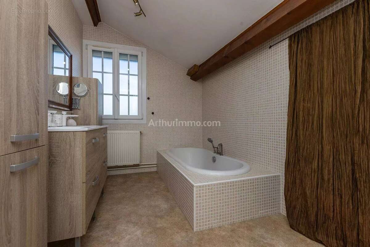 Maison à MORESTEL
